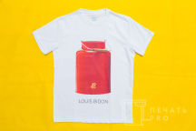 Белая футболка с картинкой и надписью «LOUIS BIDON»