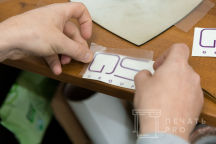 Белые каски с логотипом «QS GROUP»